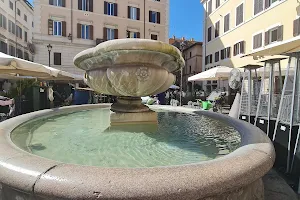 Fontana di Campo de' Fiori image