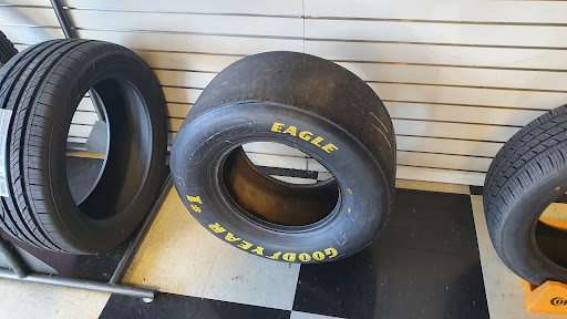 Tire Shop «Leslie Tire», reviews and photos, 144 Northbound Gratiot Ave, Mt Clemens, MI 48043, USA