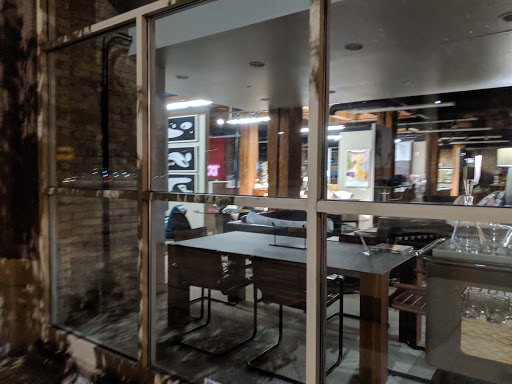 Furniture Rental Service «CORT Furniture Rental & Clearance Center», reviews and photos, 540 N Lake Shore Dr, Chicago, IL 60611, USA