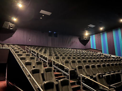 Movie Theater «Regal Cinemas Hollywood 16 & IMAX - Ocala», reviews and photos, 2801 SW 27th Ave, Ocala, FL 34471, USA