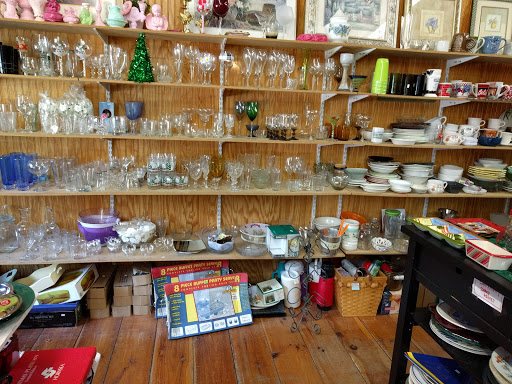 Leeward Landing Charitable Thrift Store, 90 US-1, York, ME 03909, USA, 