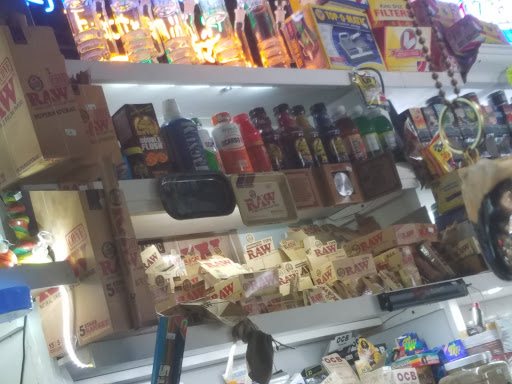 Tobacco Shop «Stirling Glass», reviews and photos, 5890 Stirling Rd, Hollywood, FL 33021, USA