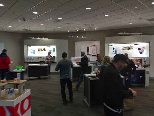 Cell Phone Store «Verizon», reviews and photos, 1820 Airport Rd, Allentown, PA 18109, USA