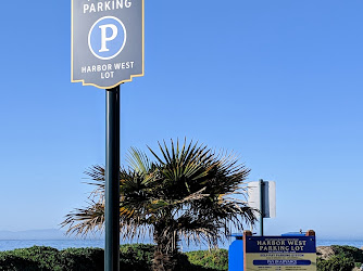 691-799 Shoreline Dr Parking