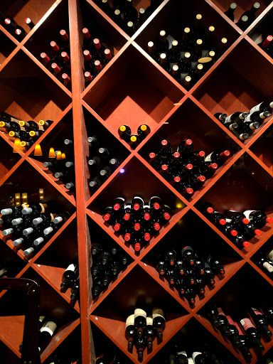 Shopping Mall «Hilldale Shopping Center», reviews and photos, 726 N Midvale Blvd, Madison, WI 53705, USA