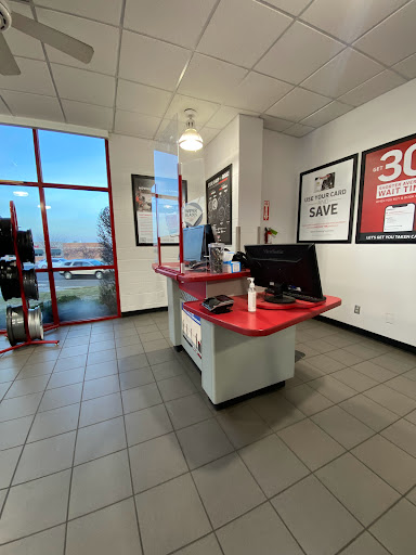 Tire Shop «Discount Tire Store - Bountiful, UT», reviews and photos, 2527 S Main St, Bountiful, UT 84010, USA