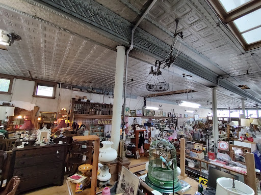 Lowenstein's Antique Market Plc