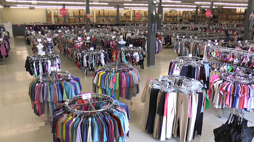 Discount Store «Discount Fashion Warehouse Northland», reviews and photos, 2727 Northland Plaza Dr, Columbus, OH 43231, USA