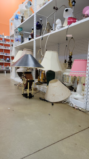 Thrift Store «Goodwill - Blaine: Ball Road NE», reviews and photos, 4333 Ball Rd NE, Circle Pines, MN 55014, USA