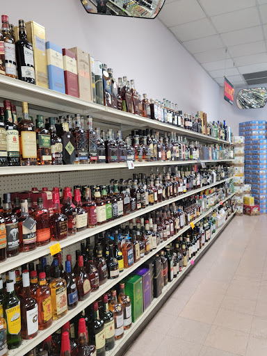 Liquor Store «Superior Liquor Corporation», reviews and photos, 750 N Clark St, Chicago, IL 60654, USA