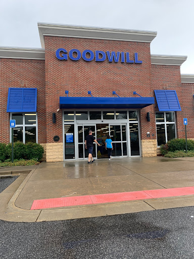 Goodwill of North Georgia: Grasslands Store and Donation Center, 375 McFarland Pkwy, Alpharetta, GA 30004, USA, 