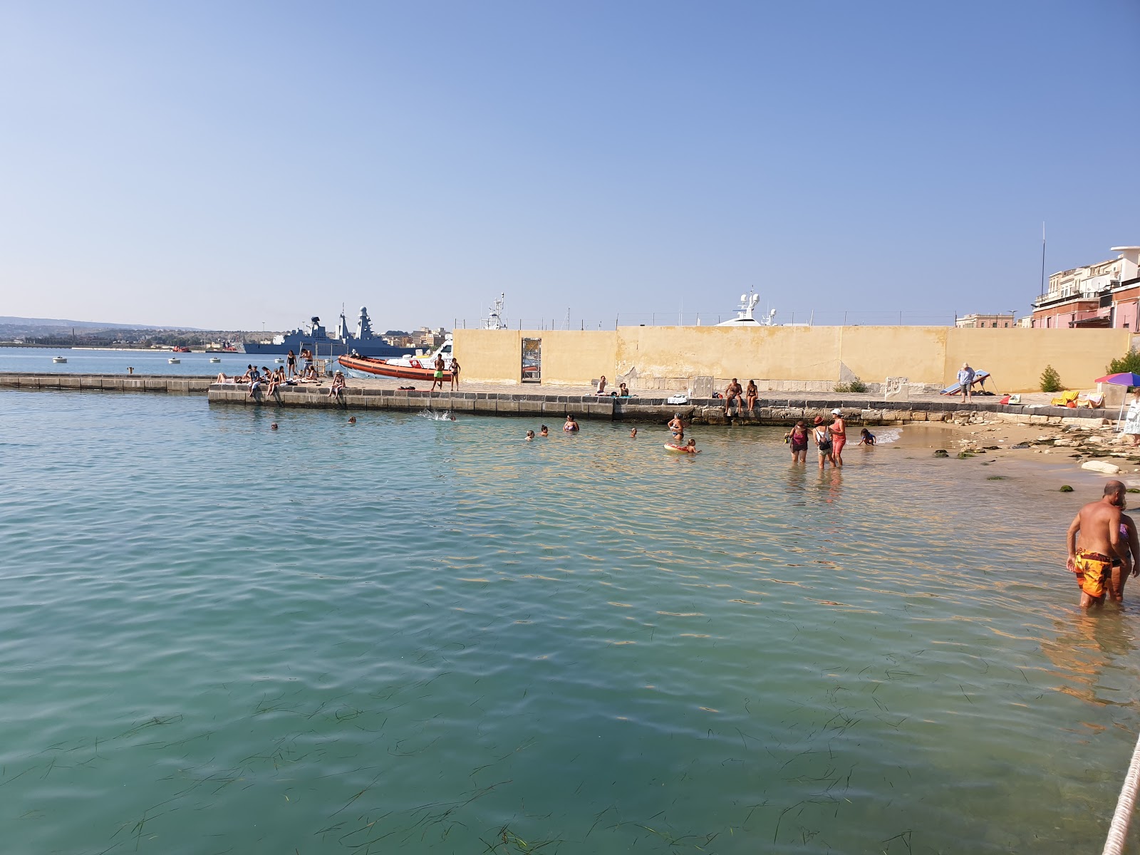 Foto di Spiaggetta della Marina in Ortigia area servizi