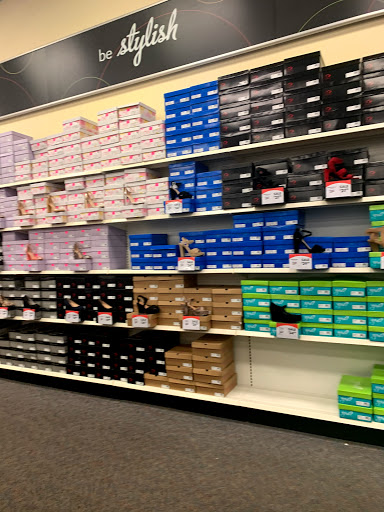 Shoe Store «Shoe Carnival», reviews and photos, 2633 Lakewood Village Dr, North Little Rock, AR 72116, USA