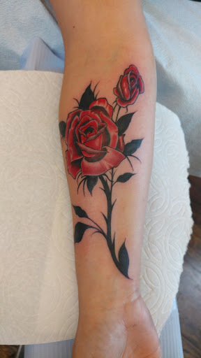 Tattoo Shop «Grinn & Barrett Tattoo and Piercing», reviews and photos, 3021 Leavenworth St, Omaha, NE 68105, USA