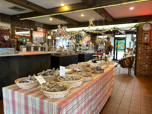 Ice Cream Shop «Antoinette Sweets Inc», reviews and photos, 5981 Transit Rd, Depew, NY 14043, USA