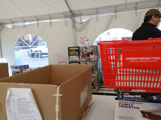 Hardware Store «Harbor Freight Tools», reviews and photos, 668 N. Riverside, Clarksville, TN 37040, USA