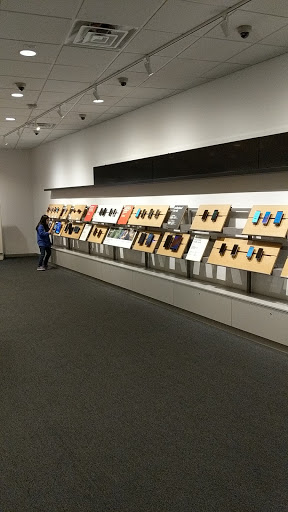 Cell Phone Store «Verizon», reviews and photos, 223 Indian Lake Blvd, Hendersonville, TN 37075, USA