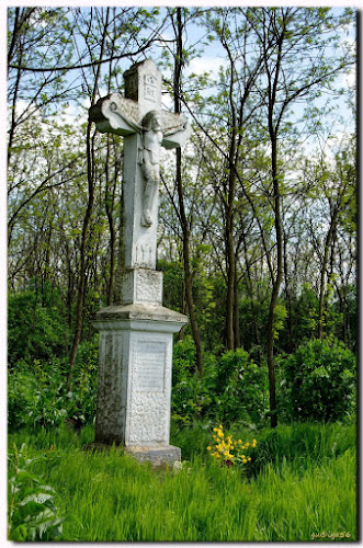 Felsőjárási Iskola keresztje