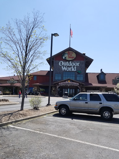 Sporting Goods Store «Bass Pro Shops», reviews and photos, 6425 Daniel Burnham Dr, Portage, IN 46368, USA
