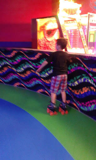 Roller Skating Rink «Skate Estate», reviews and photos, 3401 Vestal Rd, Vestal, NY 13850, USA