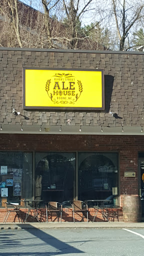 Bar & Grill «River Street Ale House», reviews and photos, 957 Rivers St, Boone, NC 28607, USA