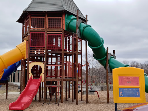 Community Center «Veterans Memorial Community Center», reviews and photos, 8055 Barbara Ave E, Inver Grove Heights, MN 55077, USA