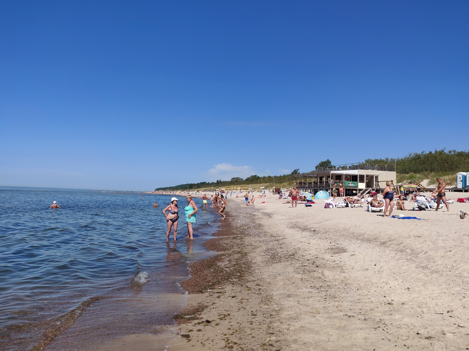 Giruliai beach II的照片 带有碧绿色水表面