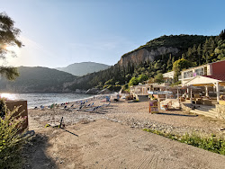 Paralia Liapades'in fotoğrafı çok temiz temizlik seviyesi ile