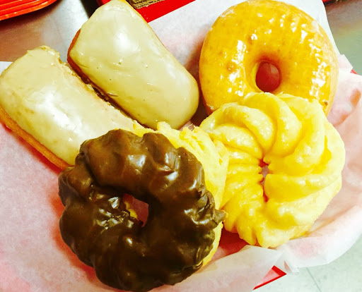 Donut Shop «Family Donut Shop», reviews and photos, 2100 N Northgate Way, Seattle, WA 98133, USA