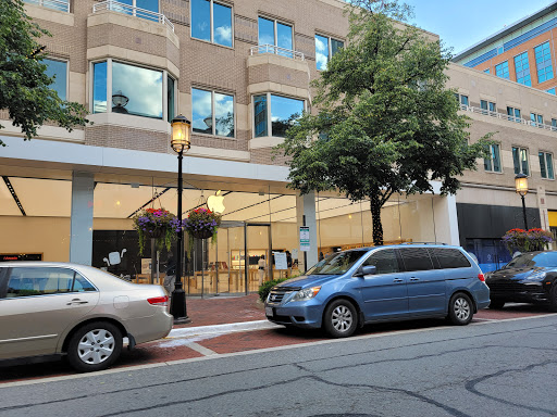 Computer Store «Apple Reston», reviews and photos, 11949 Market St, Reston, VA 20190, USA