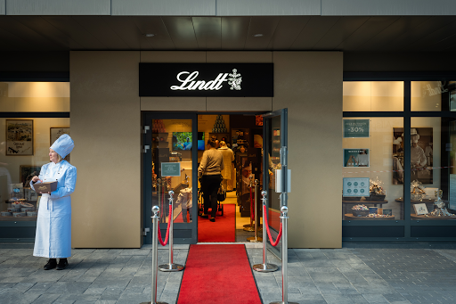 Lindt Chocolate Shop Oslo Fashion Outlet