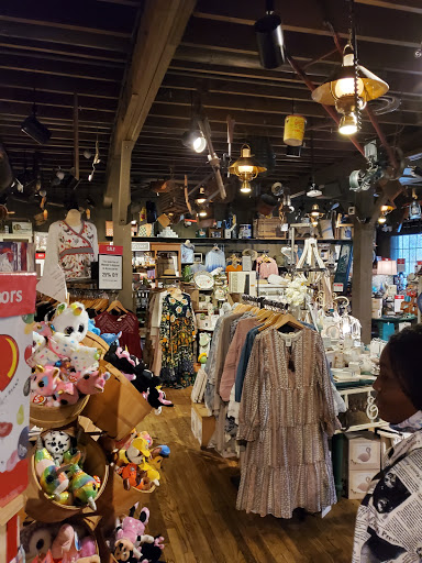 American Restaurant «Cracker Barrel Old Country Store», reviews and photos, 6941 Charlotte Pike, Nashville, TN 37209, USA