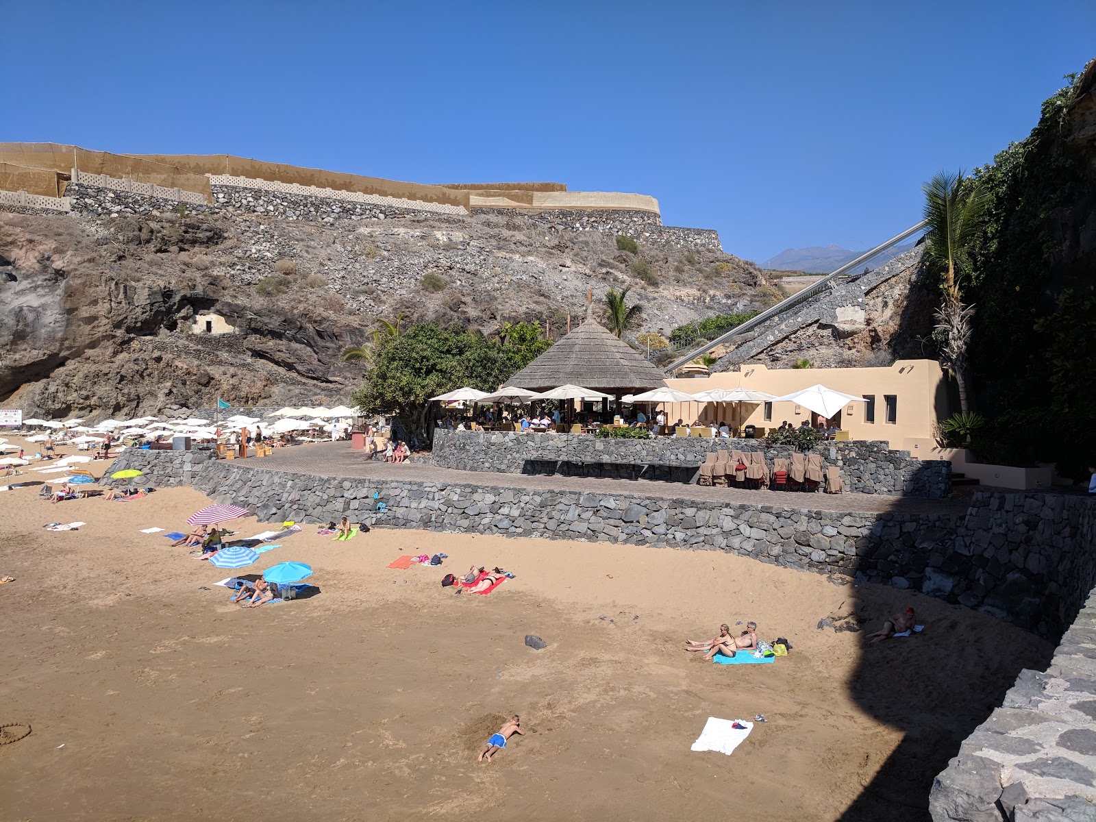 Foto von Abama Strand befindet sich in natürlicher umgebung