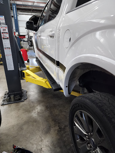 Auto Parts Store «Air Assault Auto Repair Center», reviews and photos, 5300 Airborne St, Fort Campbell, KY 42223, USA