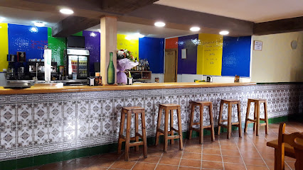 Información y opiniones sobre Café Bar La Familia de Híjar