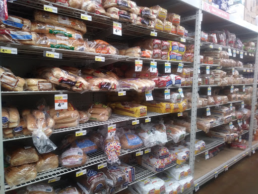 Grocery Store «Smart & Final Extra!», reviews and photos, 250 E 10th St, Gilroy, CA 95020, USA