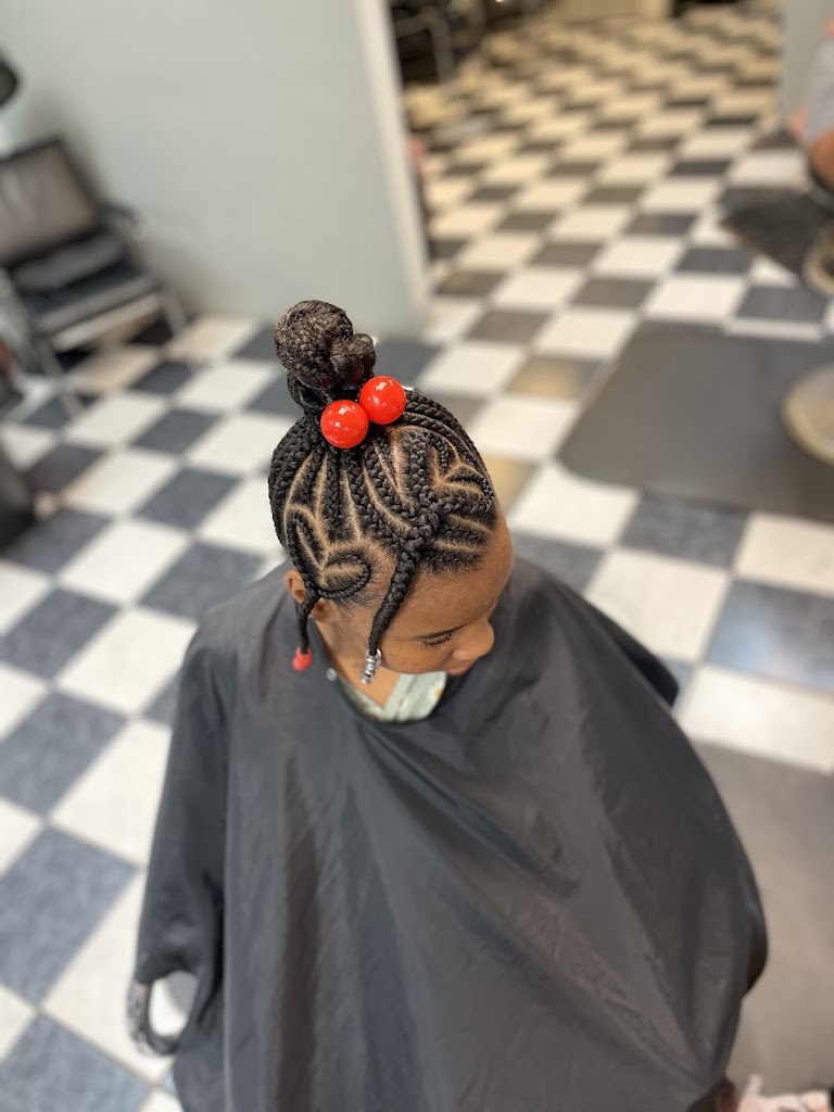 Pretty Tangles llc 33032