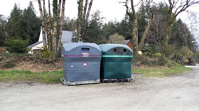 Conteneur à verre public à Inguiniel