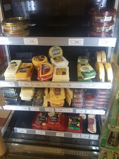 Wine Store «Total Wine & More», reviews and photos, 2976 Battleground Ave, Greensboro, NC 27408, USA