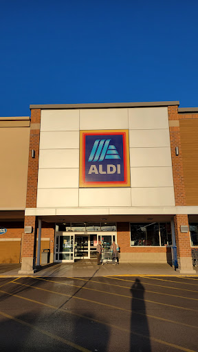 Supermarket «ALDI», reviews and photos, 620 Meacham Rd, Elk Grove Village, IL 60007, USA