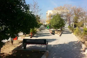 Shiraz Western Ghodousi Banafsheh Park image