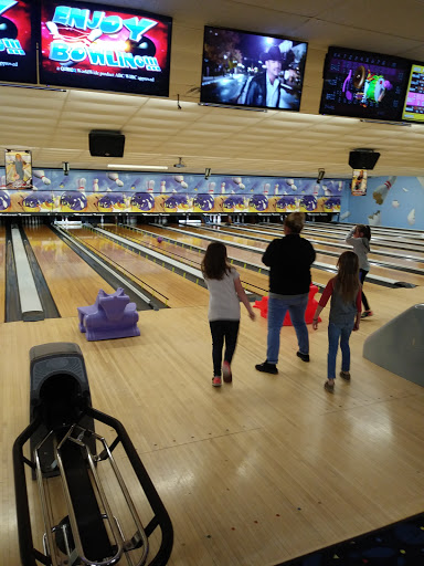 Bowling Alley «Woodcrest Lanes», reviews and photos, 100 N Grandview St, Union City, OH 45390, USA