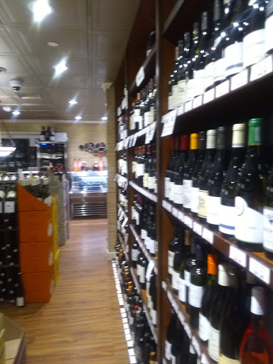 Wine Store «Dominion Wine and Beer», reviews and photos, 107 Rowell Ct, Falls Church, VA 22046, USA