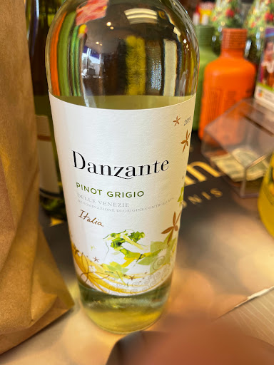 Liquor Store «Village Wine & Liquor Inc», reviews and photos, 161 N Wellwood Ave, Lindenhurst, NY 11757, USA