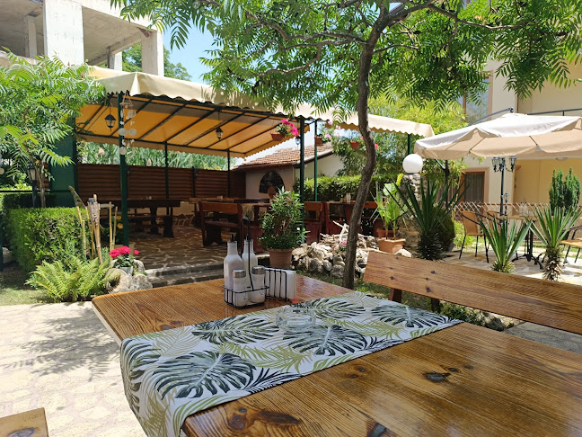 Bistro/Guesthouse KIPARIS - Ресторант