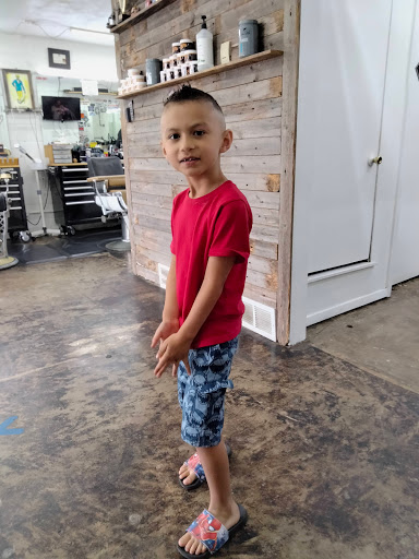 Barber Shop «Scissor Hands Barbershop», reviews and photos, 2420 W Clarendon Dr, Dallas, TX 75211, USA