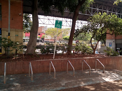 Parqueadero de bicicletas. Parque San Antonio (3)