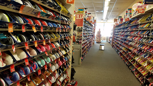 Payless ShoeSource, 2410 Merrick Rd, Bellmore, NY 11710, USA, 