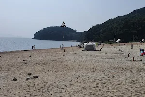 Minmeoru Beach Parking Lot image