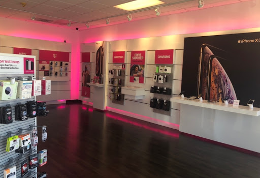 Cell Phone Store «T-Mobile», reviews and photos, 6691 SE Tualatin Valley Hwy, Hillsboro, OR 97123, USA